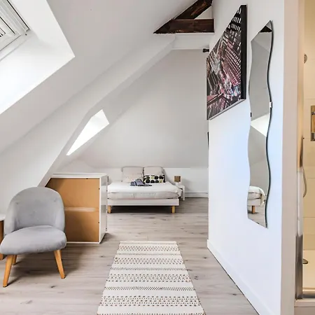 Appartement Le Chabaud - Hypercentre & 10 Couchages Reims